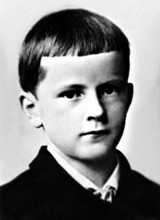 1883 ca, GERMANY : The Doctor Professor CARL Gustav JUNG ( 1875 - 1961 ) when was a little boy aged 8 . Unknown photographer . - HISTORY  - foto storiche - foto storica  - scienziato - scientist  - po...