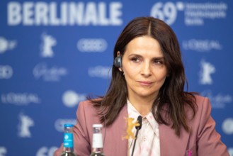 BERLIN, GERMANY-February 10: Juliette Binoche attends the "Who You Think I Am" (Celle aue vous croyez) press conference during the 69th Berlinale Inte