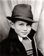 1941 ca , Santa Monica , California : The future movie legend superstar JAMES DEAN ( 1931 - 1955 ), aged 10 . - CINEMA - portrait - attore - ritratto