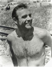 1959 c, GREAT BRITAIN : The scotish movie actor SEAN CONNERY ( born 25 august 1930 , Edinburg , Scotland  ) in pubblicitary shot  - 007 -  JAMES BOND - CINEMA - ATTORE CINEMATOGRAFICO - beefcake - tor...