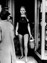 Jan. 1, 2011 - BRIGITTE BARDOT IN ST TROPEZ. JACQUES CHARRIER/ /   1960(Credit Image: © Globe Photos/ZUMAPRESS.com)