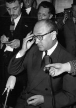Dec. 21, 1973 - Conference De Presse De Guy Mullet - Mr. Guy Mollet a Donne, Au Debut De L'Apres-Midi, Une Confrence De Presse Au Ministere Du Travail. NPM: Une Attitude De Mr. Guy Mollet, Au Cours De...