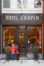 Paris, Passage Jouffroy, typical hotel Chopin window