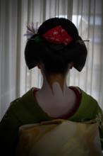 Detail of 'maiko' (geisha apprentice) from Ishihatsu okiya (house of geishas).Geisha's distric of Miyagawacho.Kyoto. Kansai, Jap