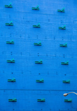Building wall