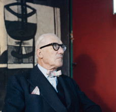 Der französische Architekt und Maler Le Corbusier in seinem Studio, Frankreich 1960er Jahre. French architect and painter Le Corbusier at his studio, France 1960s.