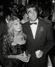 Sean Connery and his wife Diane Cilento arriving at a film premiere in the UK (1959)  File Reference # 33751 270THA