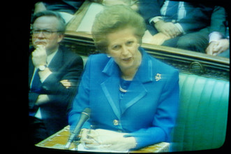 Margaret Thatchers resignation speech on 22 11 90 in the House of Commons, as shown on Television. 1990 1990s UK HOMER SYKES