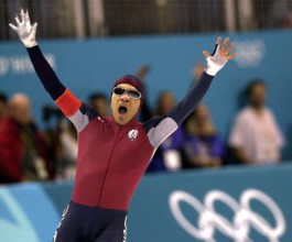 Feb. 17, 2002 - U.S. - (KRT104) KRT SPORTS STORY SLUGGED: OLY-SPEEDSKATE KRT PHOTOGRAPH BY JOHN DOMAN/ST. PAUL PIONEER PRESS (February 19) SALT LAKE CITY, UT-- USA's Derek Parra, gold medal winner of ...