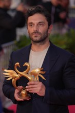 Cabourg, France. 14 juin 2025. Pio Marmai est ?lu meilleur acteur lors des laur?ats tapis rouge du 39e Festival du film de Cabourg ˆ Cabourg, France  le 14 juin 2025. Photo par Laurent Lairys /ABACAPR...
