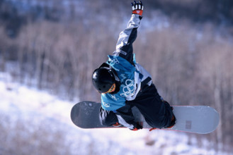 Kelly Clark (USA) gold medal winner in the halfpipe at the 2002 Olympic Winter Games, Salt Lake City, UT, USA