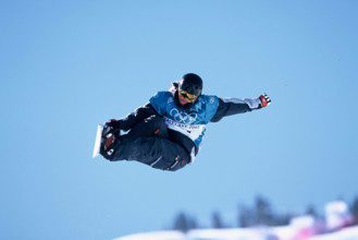 Kelly Clark (USA) gold medal winner in the halfpipe at the 2002 Olympic Winter Games, Salt Lake City, UT, USA