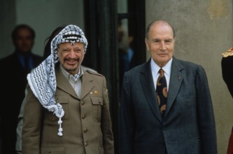 YASSER ARAFAT Francois Mitterrand.l9548.(Credit Image: © Imapress/Globe Photos/ZUMAPRESS.com)