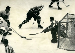 1964 - Canada - CSSR. Ice Hockey - match Olympic Games 1964 in Innsbruck/Austria © Keystone Pictures USA/ZUMAPRESS.com/Alamy Live News