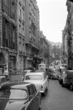 Enge Pariser Straße, 1962. Narrow Paris street, 1962.
