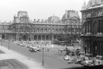Der Louvre, Paris 1965. The Louvre, Paris 1965.