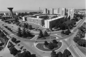 Democratie area in the Minguettes district: a  neighborhood is doomed to demolition, Venissieux, France. Archives. 1991