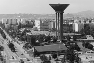 Democratie area in the Minguettes district: a  neighborhood is doomed to demolition, Venissieux, France. Archives. 1991