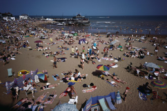 broadstairs beach in summer