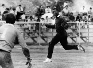 May 30, 1970 - Mexico City, Mexico - PELE the world's most famous Brazilian soccer player is seen training with his teammates for the start of the World Cup.  (Credit Image: © KEYSTONE Pictures USA/ZU...