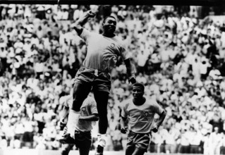 May 31, 1970 - Mexico City, Mexico - Brazilian soccer player EDSON NASCIMENTO 'PELE' playing in the World Cup against Mexico. (Credit Image: © KEYSTONE Pictures USA/ZUMAPRESS.com)