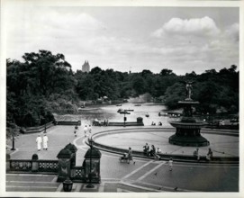 1962 - Paris fountain © Keystone Pictures USA/ZUMAPRESS.com/Alamy Live News