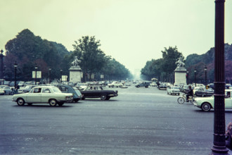 A view of Paris roads taken in July 1971, showing many cars of the time.