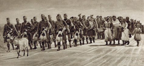 Canadian Highlanders, pipers & regimental goat mascot, WW1