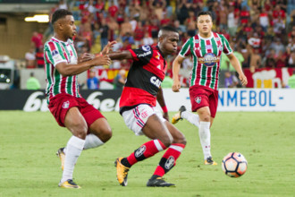 Rio De Janeiro, Brazil. 01st Nov, 2017. Player Vinícius Júnior in a ball match during Fluminense vs. Flamengo for the return game of the quarterfinals of the South American Cup held in Maracanã, Rio d...