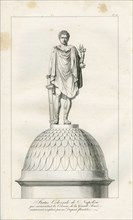 Colonne Vendôme : Statue colossale de Napoléon 1er surmontant la colonne.