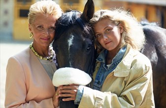 Pierrette Brès and her daughter Isabelle, 1989