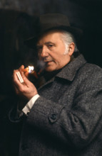 Jean Richard dans le rôle de Maigret