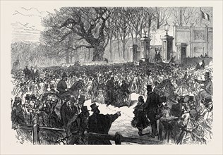 THE LATE EMPEROR NAPOLEON III: THE LYING IN STATE: CROWD AT THE GATE, CHISELHURST, 1873
