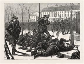 THE FRANCO-PRUSSIAN WAR: THE GERMANS IN PARIS, WAITING FOR A PASSAGE, FRANCE, 1871