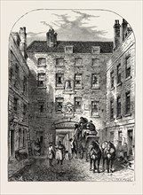 OUTER COURT OF LA BELLE SAUVAGE IN 1828  London, UK, 19th century engraving