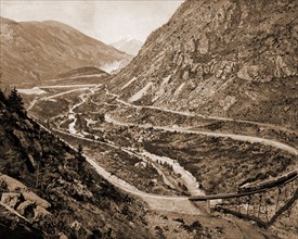 The far-famed Georgetown loop, Jackson, William Henry, 1843-1942, Valleys, Railroad tracks, United