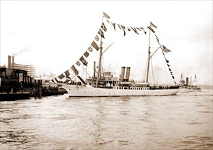 Mardi Gras, New Orleans, U.S.S.S. sic Galveston with Rex, Galveston (Cruiser), Cruisers (Warships),