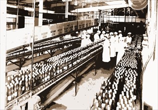 Inspecting catsup, Condiments, Food industry, Assembly-line methods, 1910