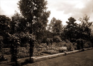 Garden and arbor, residence of Mrs. Franklin H. Walker, Detroit, Mich, Gardens, United States,