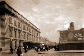 Railroad station (Chicago & North Western) and Mead Cycle Company, Chicago, Commercial facilities,