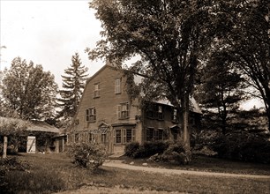 The Old manse, Concord, Massachusetts, Hawthorne, Nathaniel,, 1804-1864, Homes & haunts, Emerson,