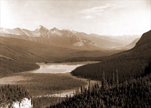 Yoho Park Reserve, B.C, Canada, Van Horn Range & Emerald Lake, Mountains, Lakes & ponds, National