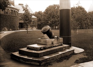 Memorial to University of Michigan men who fought inSpanish War, Spanish-American War, 1898,