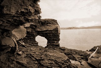 Arch Rock, Presque Isle Park, Lake Superior, Lakes & ponds, Rock formations, Parks, United States,