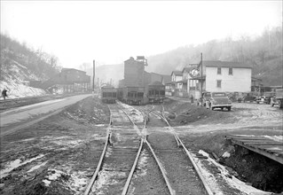 Scott's Run, West Virginia. Pursglove Nos. 3 and 4 - Another view of Pursglove Mines Nos. 3 and 4,