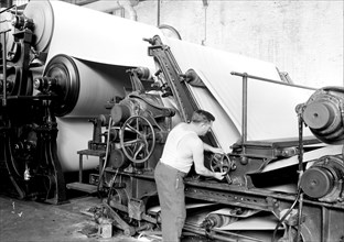 Mt. Holyoke, Massachusetts - Paper. American Writing Paper Co. Cylinder machine (making