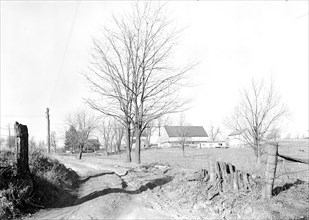 Lancaster, Pennsylvania - Housing. Entrance to moderate sized farm near Rocky Springs, Lampeter