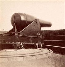 Fifteen-inch gun in Battery Rodgers on the Potomac, USA, US, Vintage photography