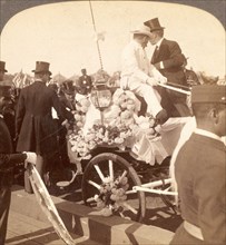 Walla Walla's compliments to the Chief Executive, Pres. Roosevelt in his flower-decked carriage,