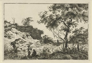 Dune landscape with a large tree, a woman at a pool and a seated man, a man on the track, print